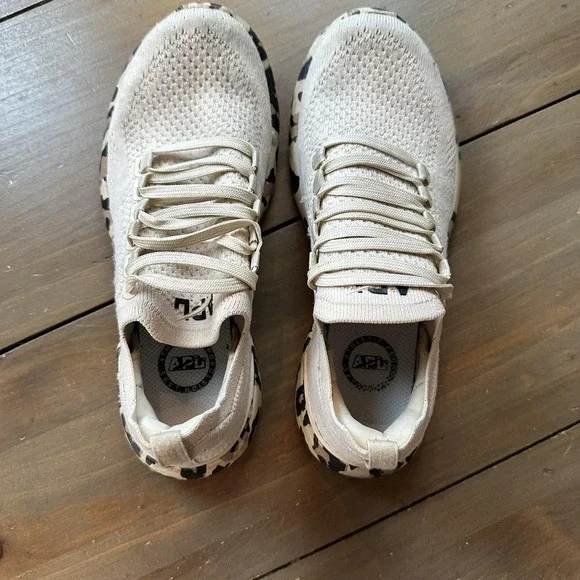 APL TechLoom Breeze Shoes‎ Womens Size 5 Beige Leopard Running Knit Sneakers - Picture 8 of 9